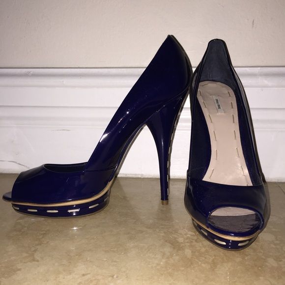 Miu Miu Blue Patent Leather Whipstich Pump 10 NWOT - Picture 1 of 3